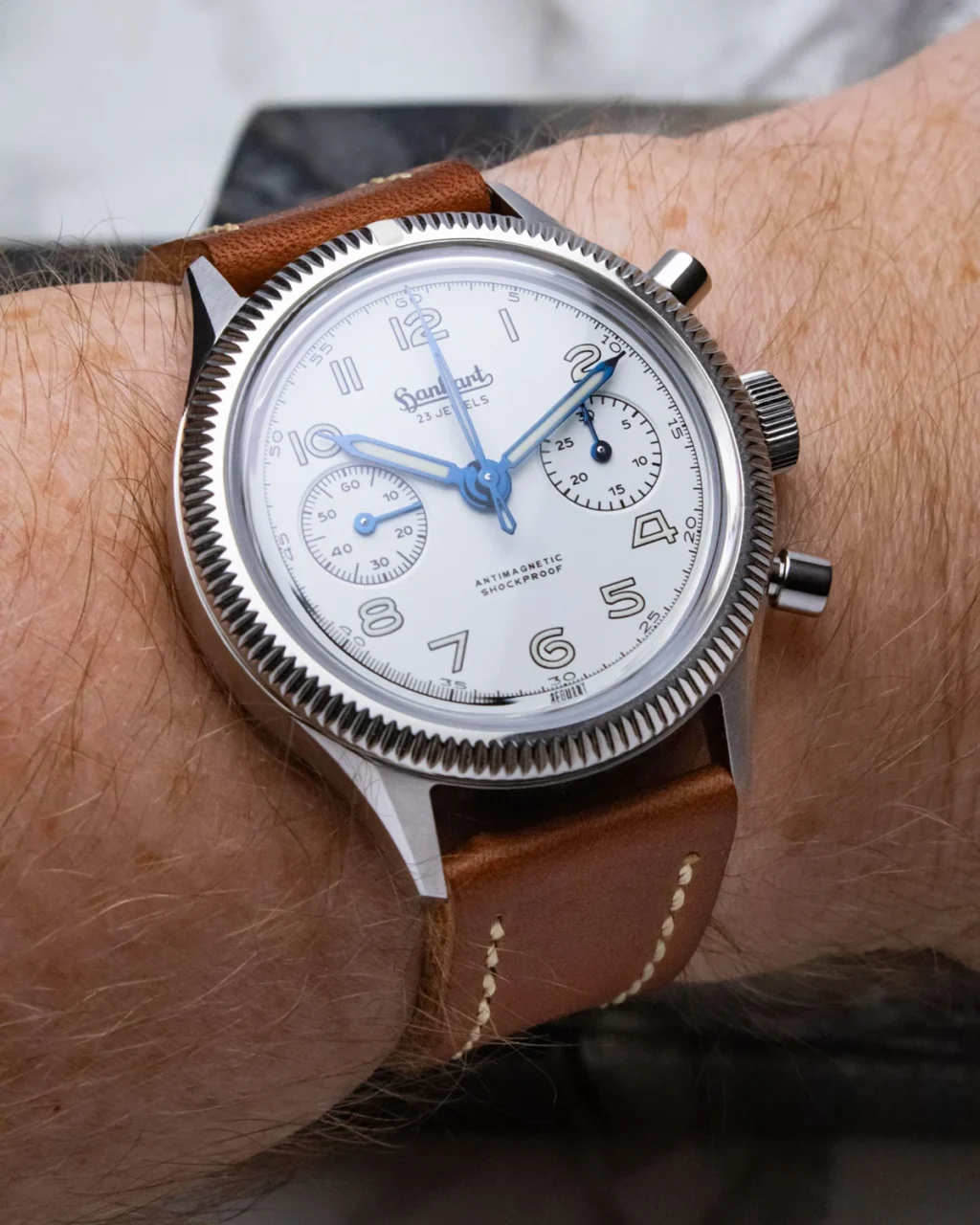 hanhart-417-es-moby-dick-a-vintage-pilots-chronograph-reimagined-with-refined-elegance