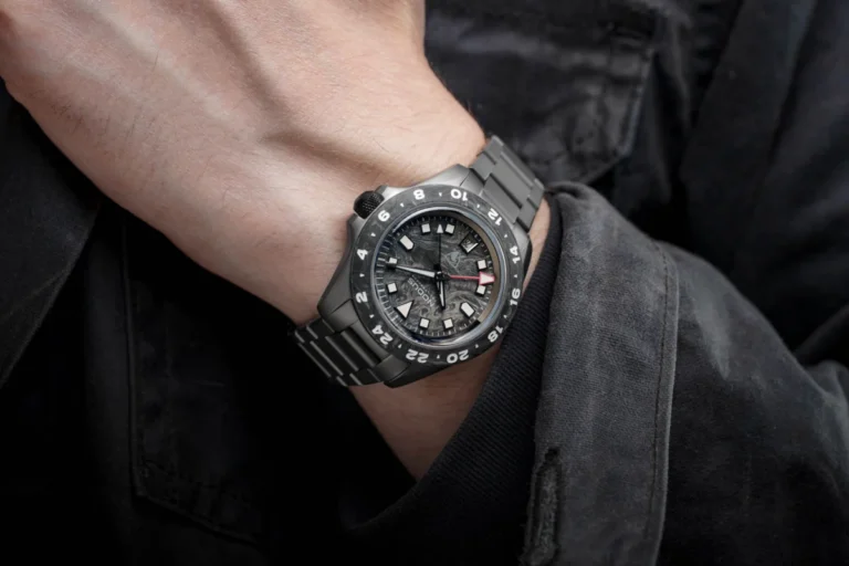 nodus-and-raven-unveil-fourth-collaboration-the-trailtrekker-carbon-pushing-boundaries-in-sporty-gmt-design