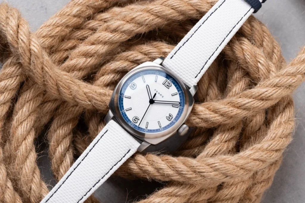 the-fears-brunswick-helmsman-a-classic-take-on-modern-nautical-timekeeping