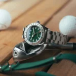 the-vaer-g2-fairway-gmt-transforms-your-wrist-into-a-dedicated-golf-scoring-system