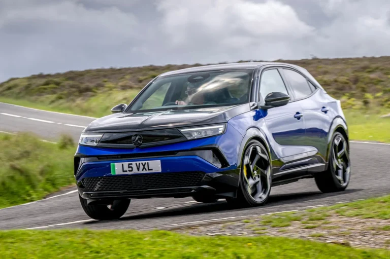 vauxhall-mokka-gse-a-performance-oriented-electric-crossover-emerges-with-handling-focus