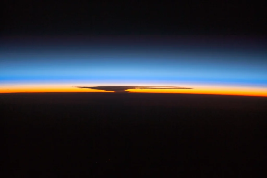 amateur-scientist-measure-the-height-of-the-ozone-layer-1