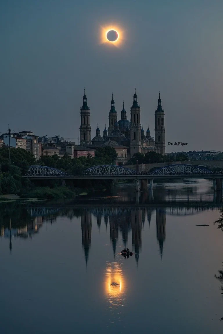 august-12-2026-total-solar-eclipse-over-spain-captures-celestial-wonder
