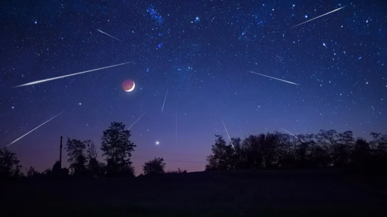 august-skywatching-extravaganza-a-celestial-symphony-of-eclipses-meteors-and-brilliant-venus