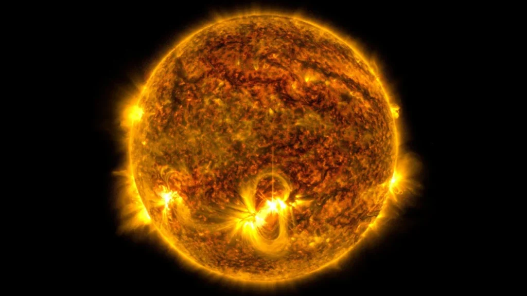 augusts-celestial-spectacle-a-month-of-eclipses-meteors-and-a-dazzling-venus