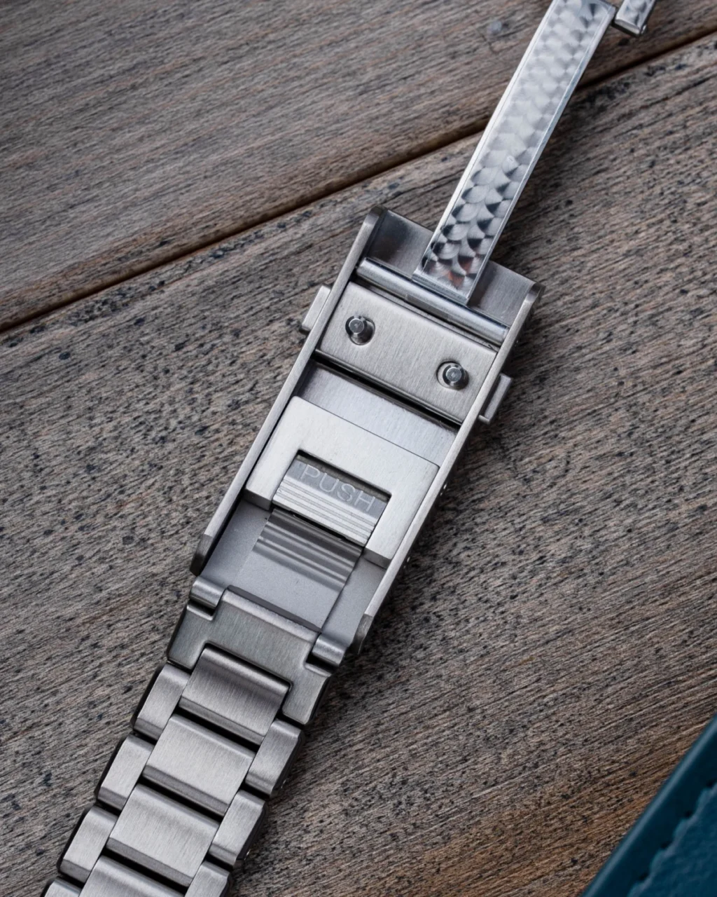 beaucroft-contour-gmt-a-deep-dive-into-a-surprisingly-accomplished-timepiece
