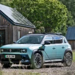 driving-a-renault-4-the-length-of-the-uk-on-solar-power-alone