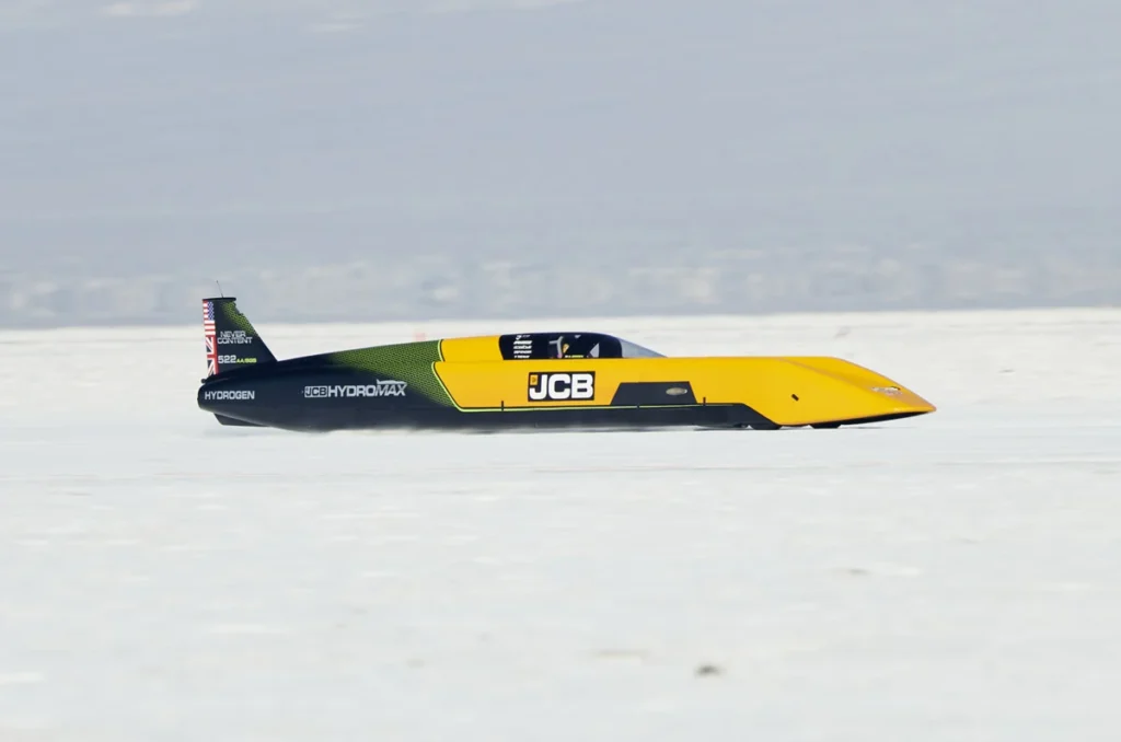 jcb-hydromax-smashes-hydrogen-land-speed-record-at-bonneville-salt-flats