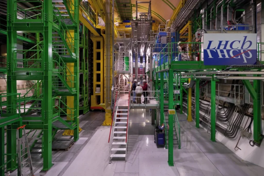 lhcb-experiment-observes-four-sigma-discrepancy-in-beauty-quark-decays-challenging-the-standard-model-of-particle-physics