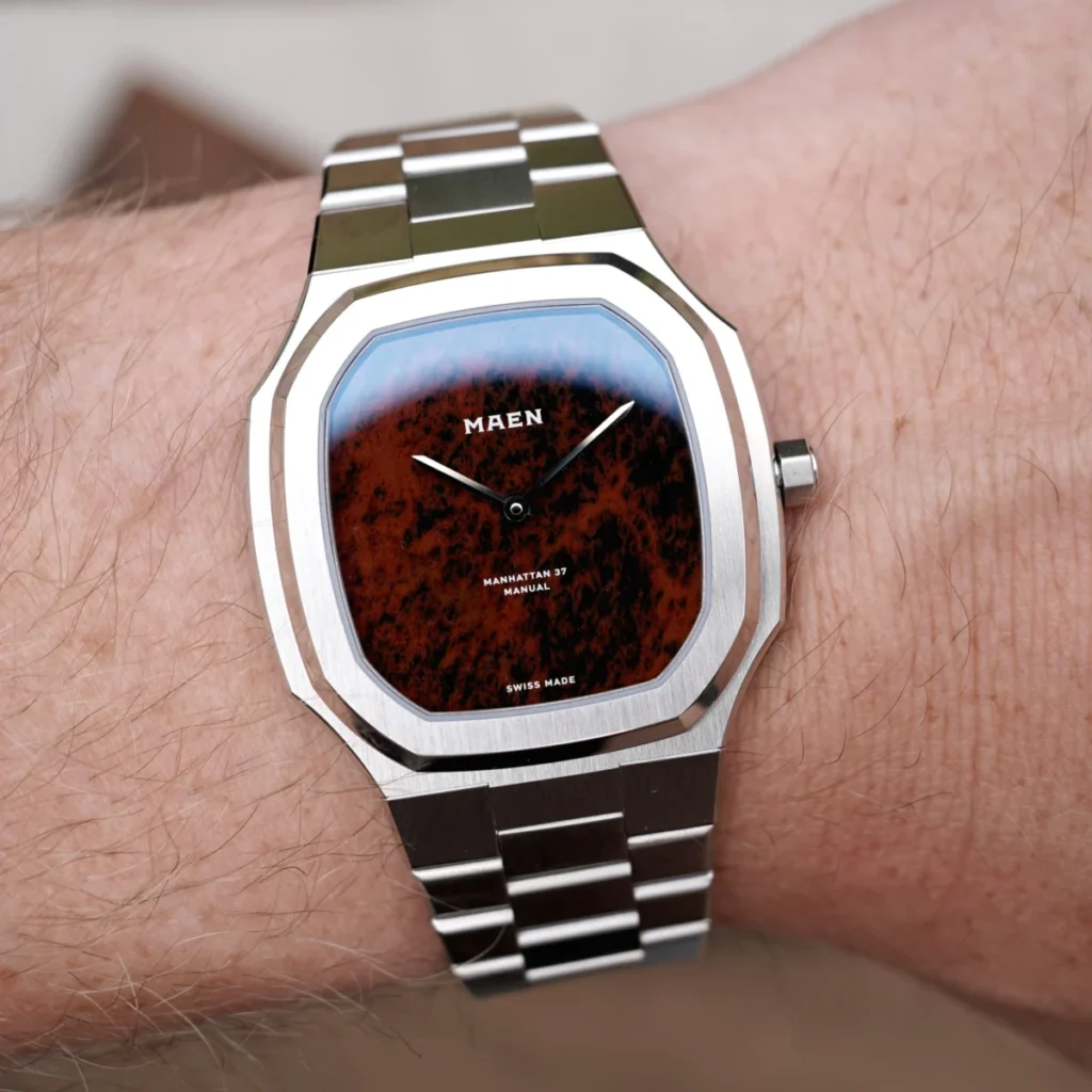 maen-manhattan-37-ultra-thin-stone-dial-collection-introduces-natural-stone-elegance-to-accessible-integrated-sports-watch