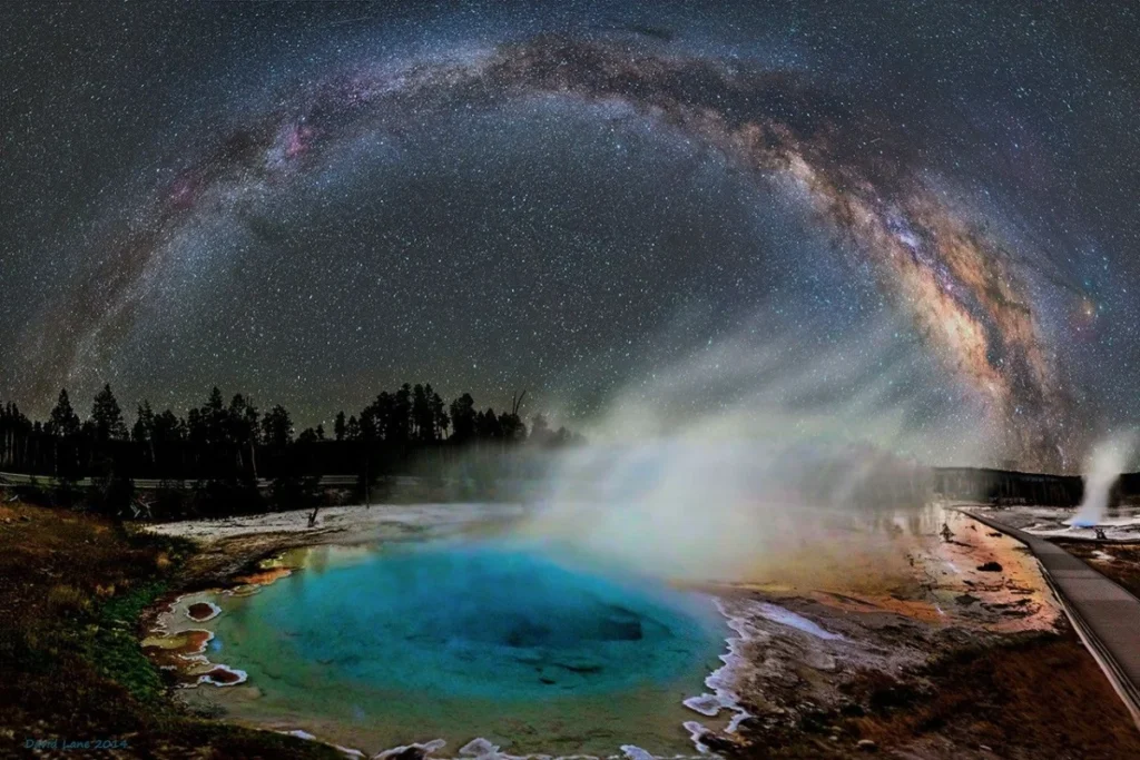 milky-way-over-yellowstone