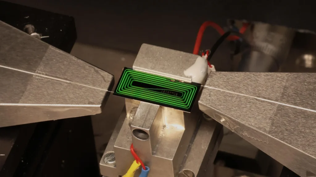 miniaturizing-ultrafast-lasers-epfl-breakthrough-transforms-modern-optics-with-chip-scale-innovation