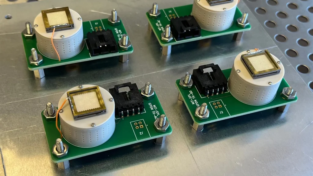 mit-engineers-pioneer-hybrid-propulsion-system-unifying-chemical-and-electric-thrusters-for-enhanced-small-satellite-capabilities