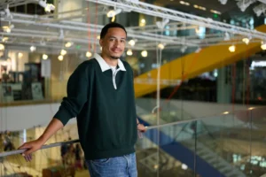 mit-mechanical-engineering-student-kayode-dada-pioneers-innovative-trading-card-game-to-forge-community-among-1100-incoming-first-year-students