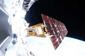 nasa-abandons-risky-mission-to-save-aging-swift-observatory-from-fiery-demise