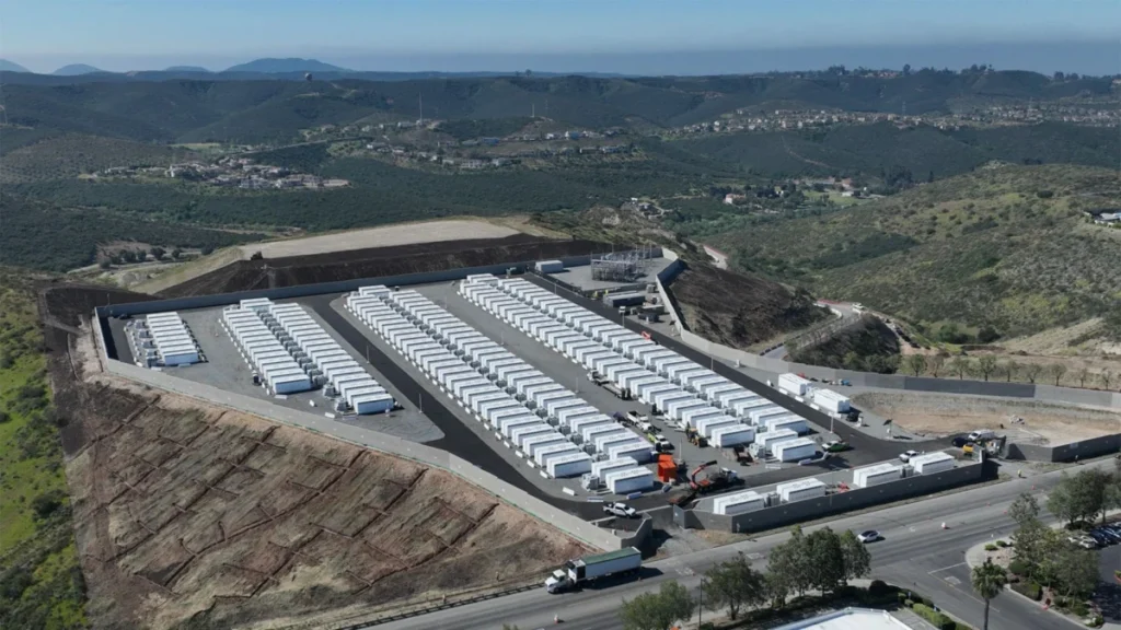new-1200-mwh-battery-storage-facility-to-power-385000-homes-in-california