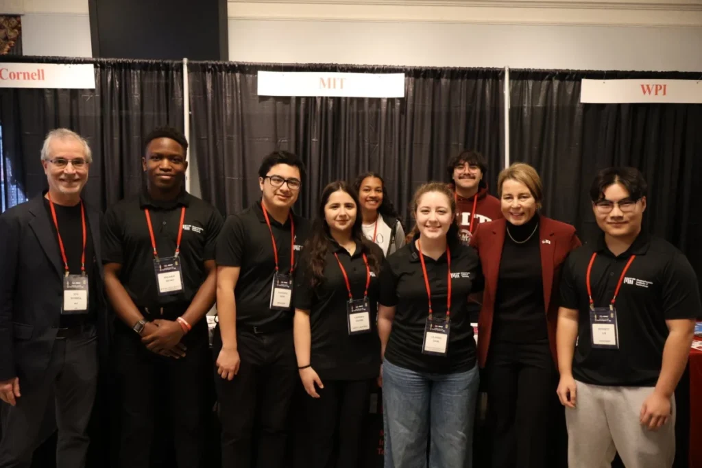 pioneering-mit-students-transform-robotics-challenges-into-mentorship-opportunities-at-governors-cup