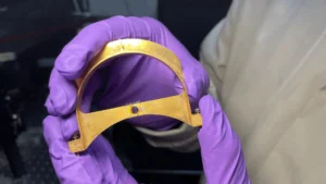 stanford-researchers-unveil-room-temperature-nanodevice-paving-the-way-for-accessible-quantum-communication