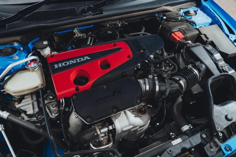 the-honda-civic-type-r-a-deep-dive-into-the-pinnacle-of-front-wheel-drive-performance-and-practicality