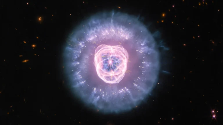 the-james-webb-space-telescope-unveils-the-lion-nebula-in-unprecedented-infrared-detail
