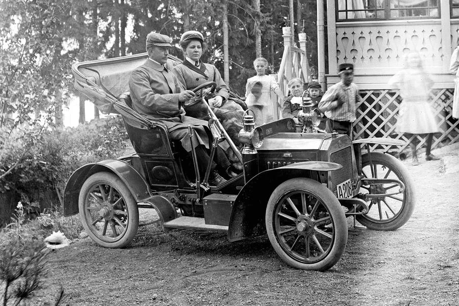 the-peugeot-family-feud-a-tale-of-two-empires-and-the-birth-of-a-modern-automaker