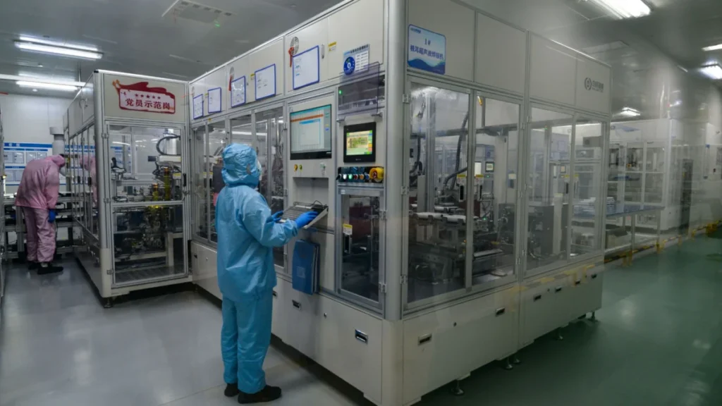 the-race-for-next-generation-ev-batteries-beyond-lithium-ion-heats-up