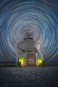 the-sky-turns-above-paranal-earths-rotation-captured-in-stunning-star-trails