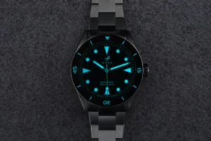 the-wren-diver-one-abyss-embracing-the-profound-darkness-of-the-deep-sea-with-groundbreaking-materials