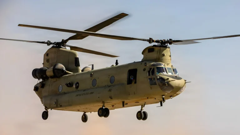 u-s-army-invests-up-to-472-million-in-collins-aerospace-for-ch-47-chinook-avionics-modernization-and-open-architecture-development