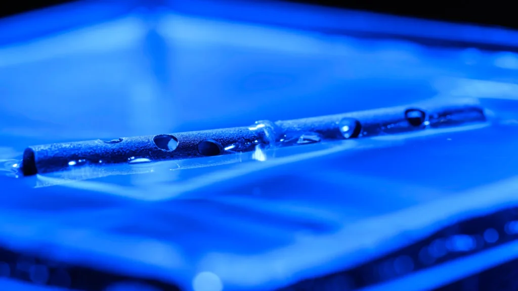 unsinkable-metal-tubes-university-of-rochester-researchers-unveil-breakthrough-in-buoyancy-engineering