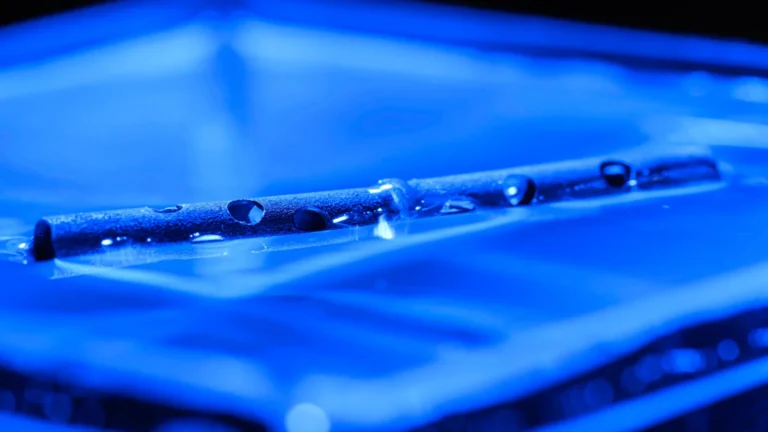 unsinkable-metal-tubes-university-of-rochester-researchers-unveil-breakthrough-in-buoyancy-engineering