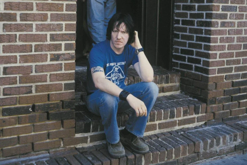 unveiling-the-unseen-elliott-smiths-enduring-connection-to-the-accessible-swiss-army-3888