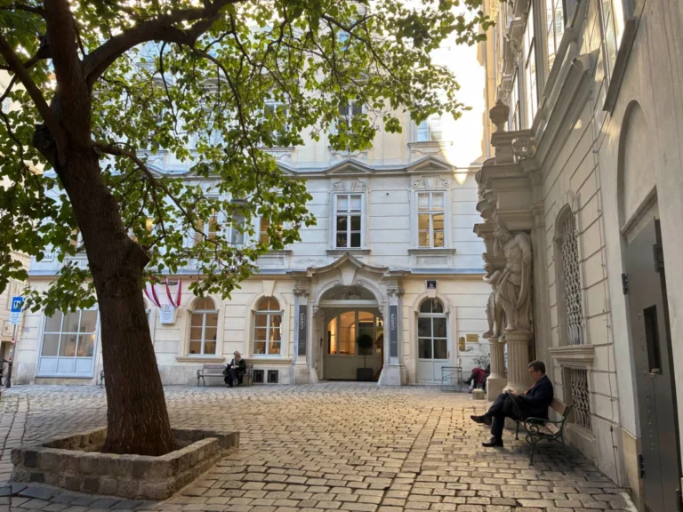 viennas-uhrenmuseum-a-captivating-journey-through-centuries-of-timekeeping-innovation