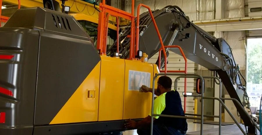 volvo-plant-in-pennsylvania-rolls-out-first-u-s-built-excavators