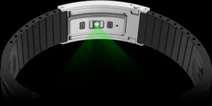 xband-smart-strap-integrates-advanced-health-tracking-into-traditional-watch-clasps