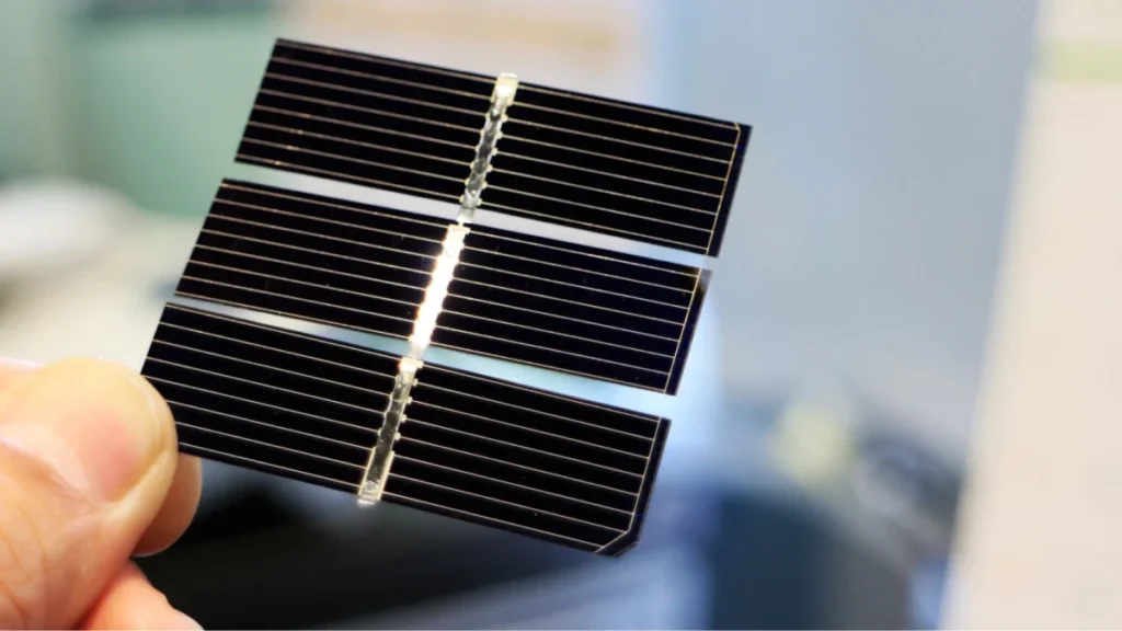 breakthrough-in-submerged-solar-technology-achieves-unprecedented-depth-promising-self-sustaining-oceanic-power