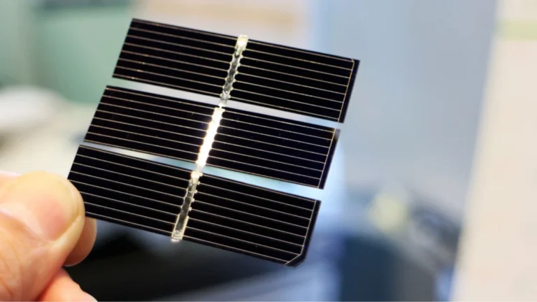 breakthrough-in-submerged-solar-technology-achieves-unprecedented-depth-promising-self-sustaining-oceanic-power