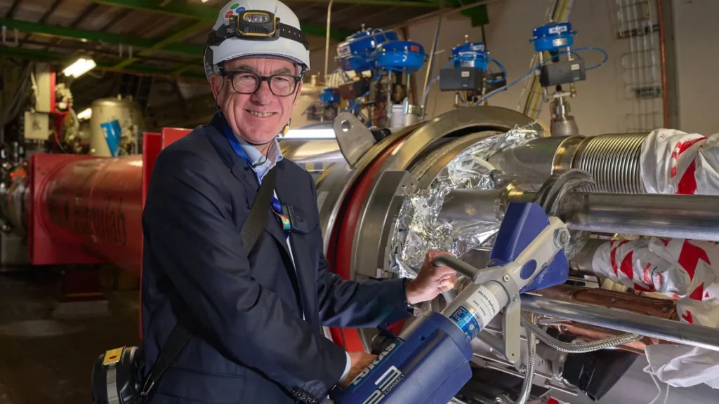cern-begins-transition-to-high-luminosity-era-with-removal-of-original-large-hadron-collider-inner-triplet-magnets