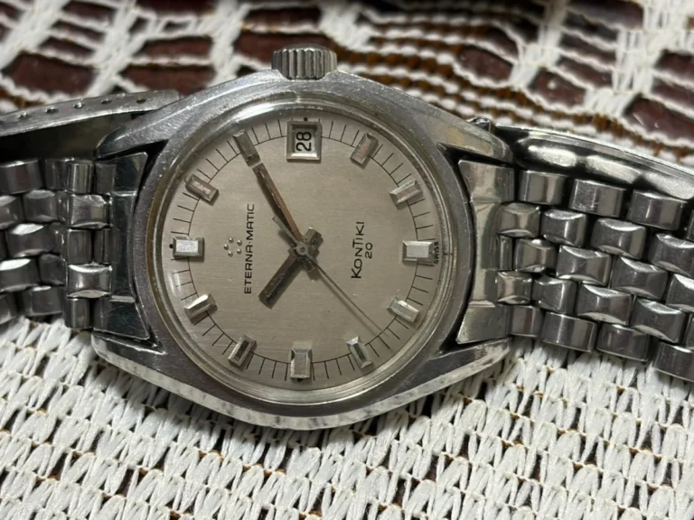 ebay-finds-a-curated-selection-of-vintage-timepieces-uncovered-by-editor-christoph-mcneil
