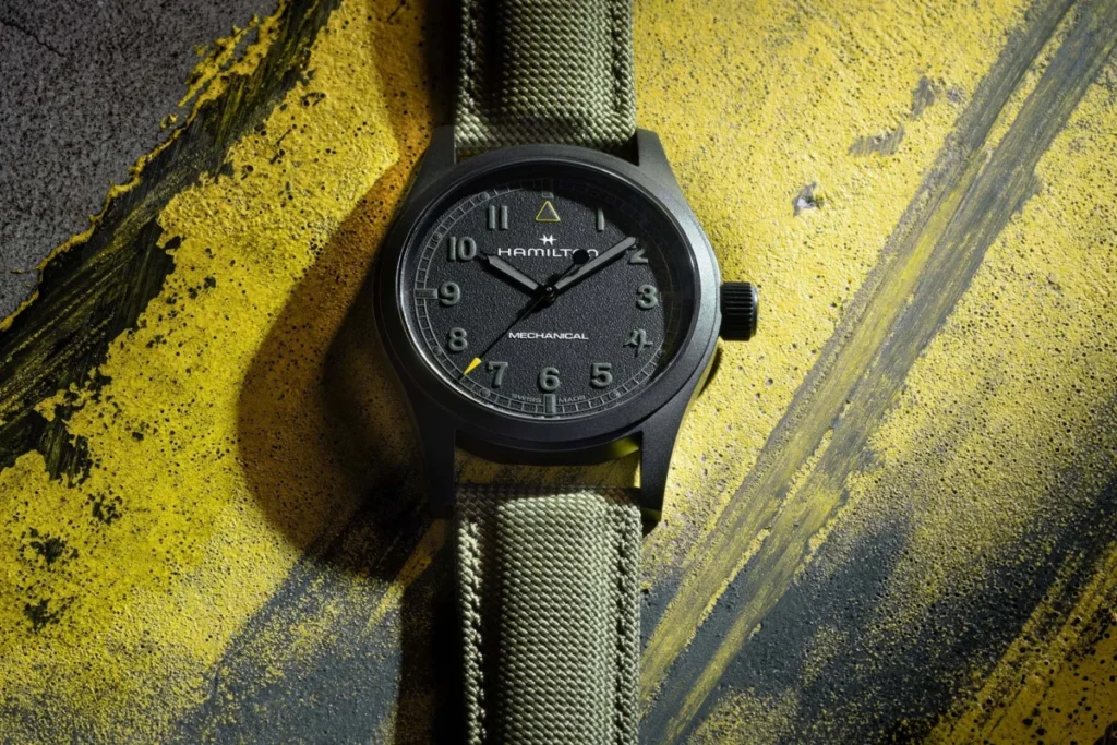 hamilton-khaki-field-mechanical-38mm-x-call-of-duty-modern-warfare-4-unveiled-a-fusion-of-military-heritage-and-gaming-iconography