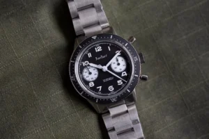 hanhart-415-es-reverse-panda-a-modern-chronograph-with-deep-historical-roots