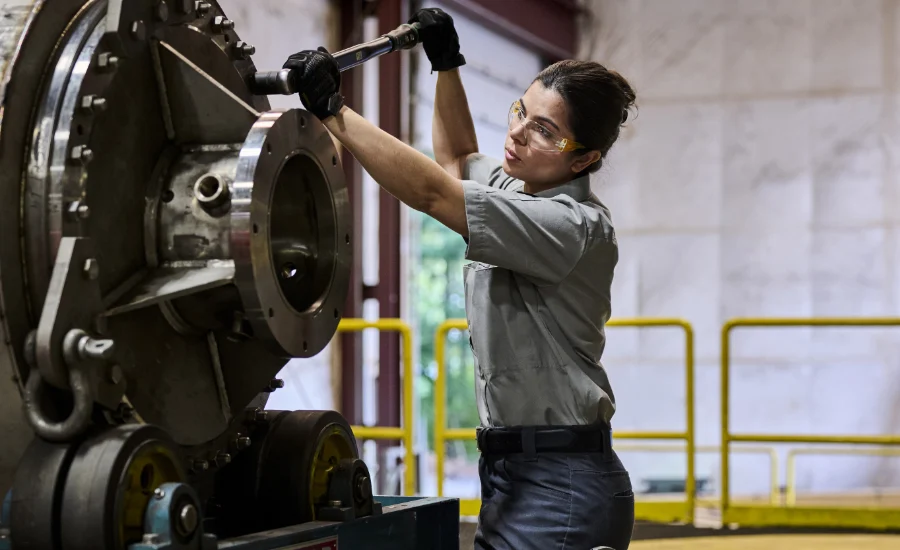 manufacturers-address-overlooked-barrier-to-female-recruitment-ill-fitting-workwear