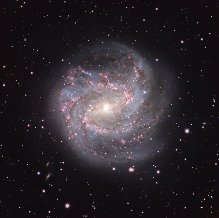 the-thousand-ruby-galaxy-m83s-fiery-heart-revealed