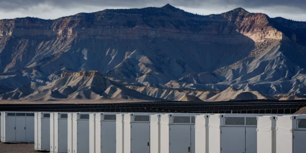 us-solar-surges-past-major-milestone-enough-capacity-to-power-over-50-million-homes-driven-by-utility-scale-growth-and-unexpected-political-support