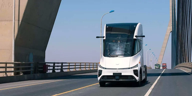 windrose-revolutionizes-trucking-by-open-sourcing-all-1023-engineering-files-for-its-electric-semi