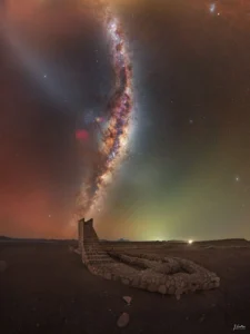 a-stairway-to-the-stars-chilean-sculpture-aligns-with-milky-way-for-breathtaking-celestial-spectacle