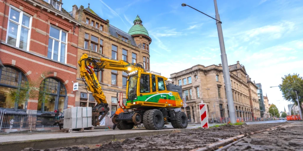 amt-launches-revolutionary-electric-rail-excavators-with-hot-swappable-battery-technology