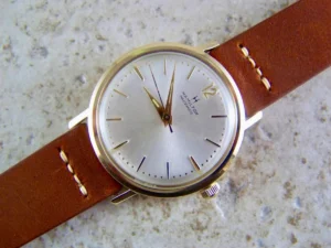 ebay-finds-returns-with-a-curated-selection-of-vintage-timepieces