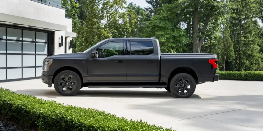 ford-f-150-lightning-finds-new-life-and-strong-demand-on-the-used-market-as-ford-pivots-to-new-ev-strategy