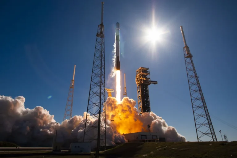 gomx-5-cubesat-launched-to-demonstrate-advanced-space-technologies-for-collision-avoidance-and-maritime-surveillance